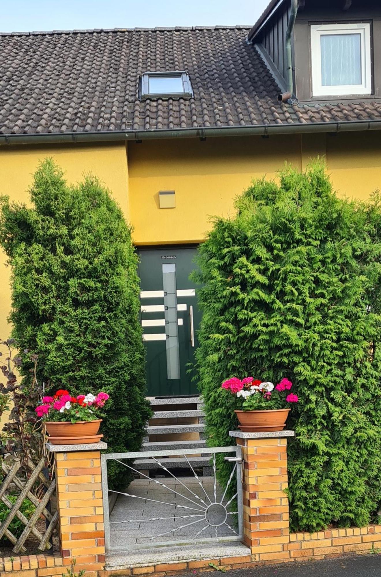 Gemuetliche 120 Qm Ferienwohnung Mit Balkon Adelsdorf Extérieur photo