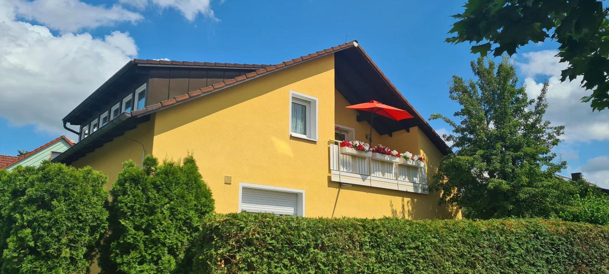 Gemuetliche 120 Qm Ferienwohnung Mit Balkon Adelsdorf Extérieur photo